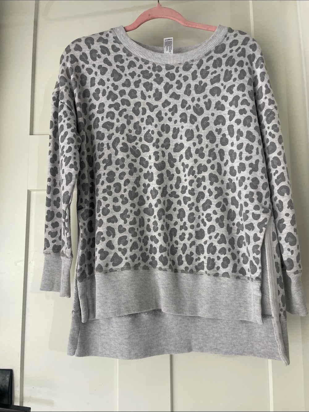 Light Gray Leopard Print Crewneck Sweater - Casual Layered Pullover
